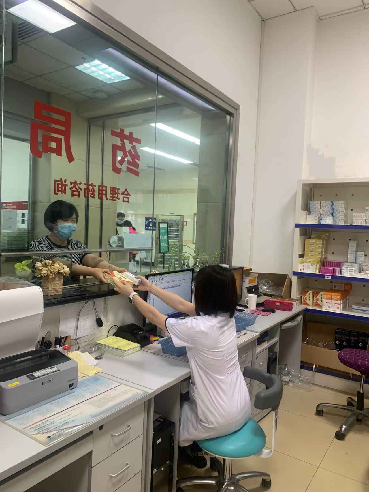 药剂科照片 (2).jpg